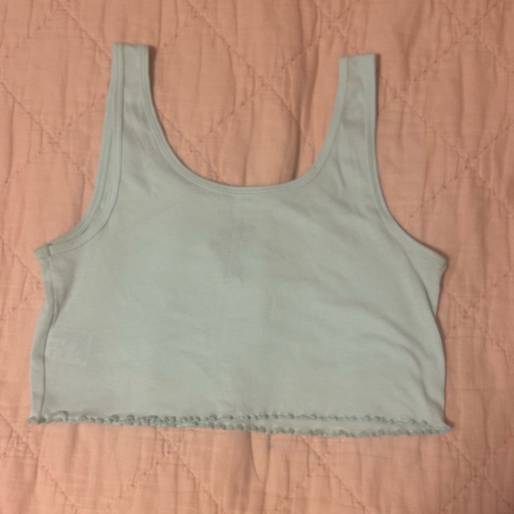 Floral Embroidered Crop Top - Picture 2 of 4